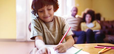 Child coloring indicating uveitis symptoms in children.
